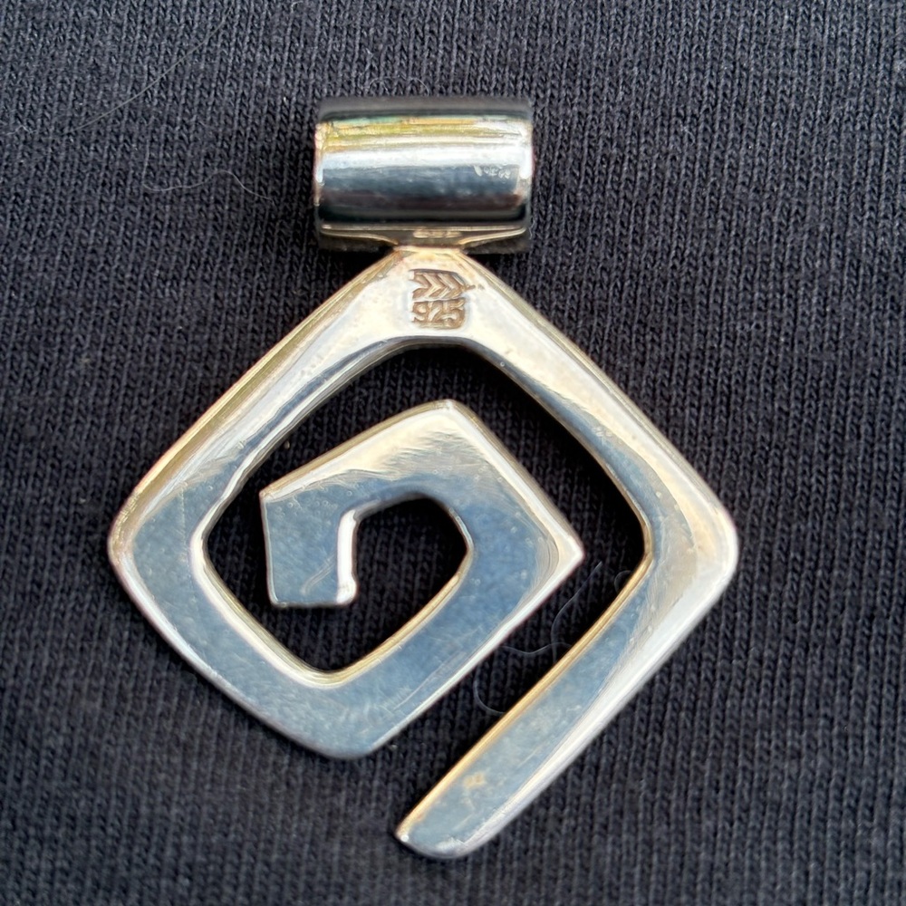 Silpada Vintage Sterling Silver Pendant - Picture 2 of 3